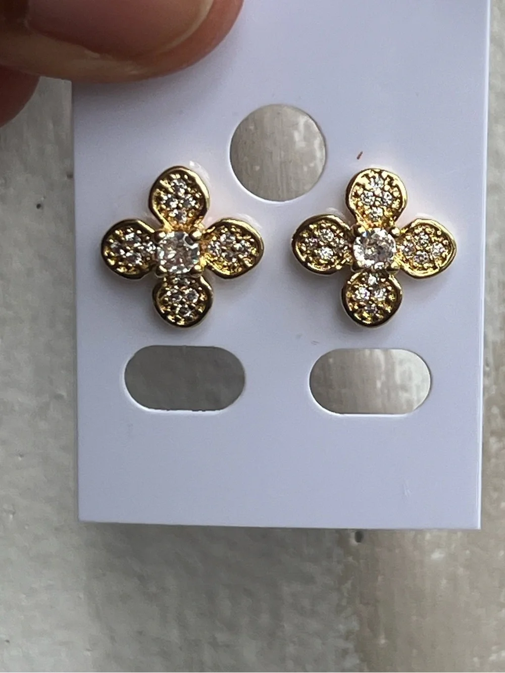 ⭐️- Gold pavé  Flower Stud Earrings with cz stone in the center